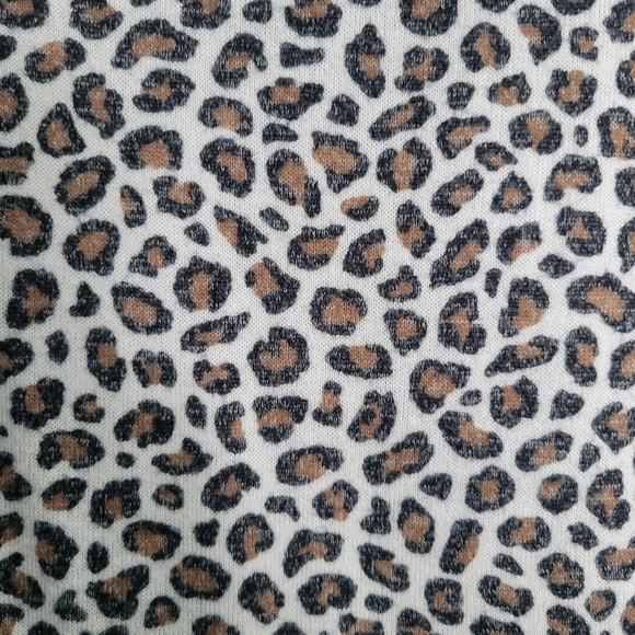 💎 Old Navy M Leopard Print Long Sleeve - Picture 4 of 4